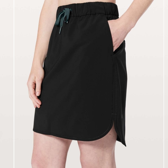 lululemon athletica Dresses & Skirts - NWT On The Fly Skirt